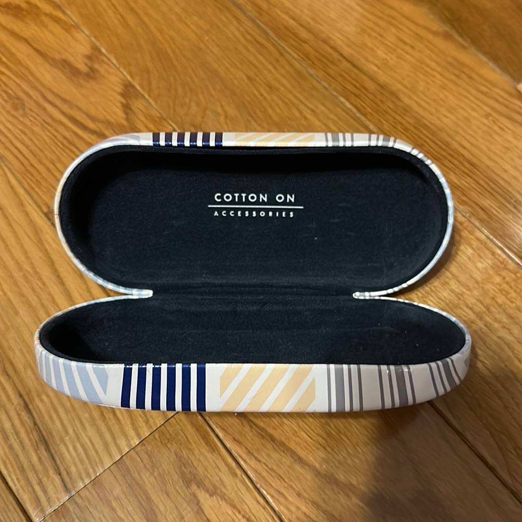 Hard Cover Sunglasses Case